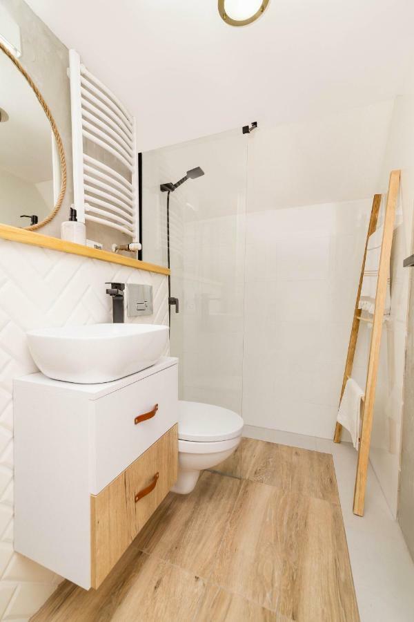 Skyway Apartment ทอรูน ภายนอก รูปภาพ